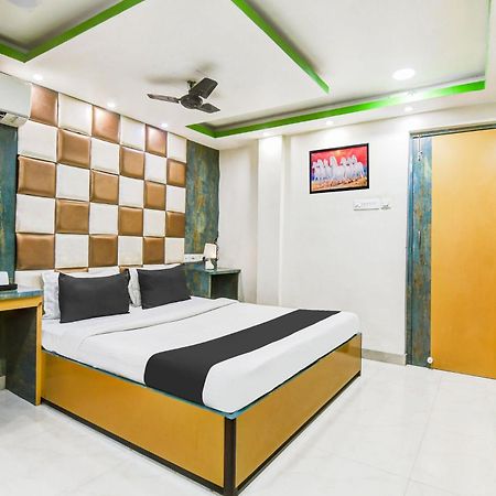 Super Hotel O Tagore Park Ruby Road Калькутта Экстерьер фото