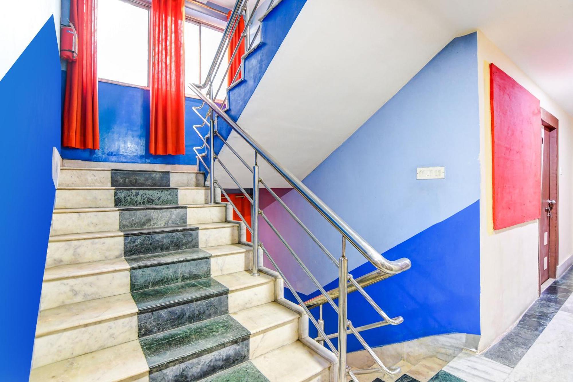 Super Hotel O Tagore Park Ruby Road Калькутта Экстерьер фото
