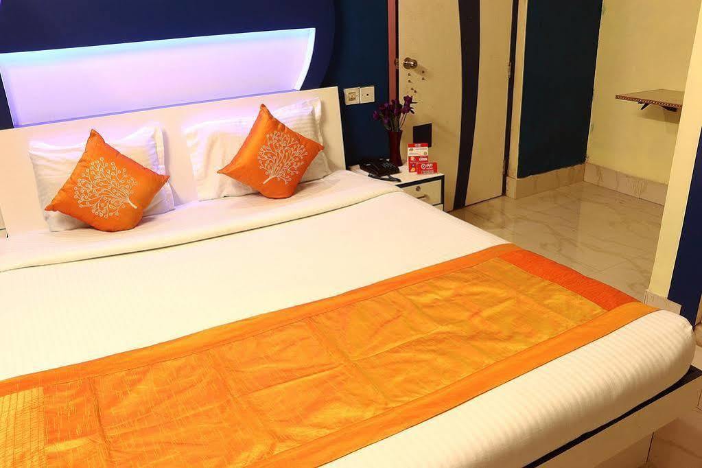 Super Hotel O Tagore Park Ruby Road Калькутта Экстерьер фото